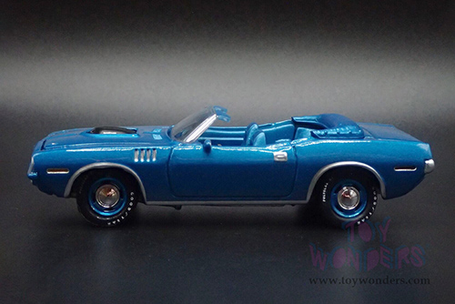 Round 2 Johnny Lightning - Plymouth Barracuda Convertible "Mecum Auctions" (1971, 1/64 scale diecast model car, Blue Fire Metallic) JLSP375/24