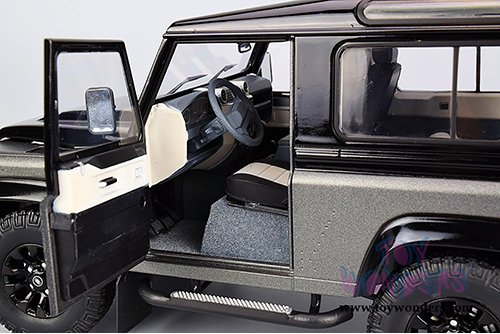 Kyosho - Land Rover Defender 90 Autobiography (1/18 scale diecast model car, Corris Gray/Santorini Black) K08901CGR