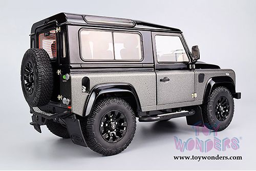 Kyosho - Land Rover Defender 90 Autobiography (1/18 scale diecast model car, Corris Gray/Santorini Black) K08901CGR