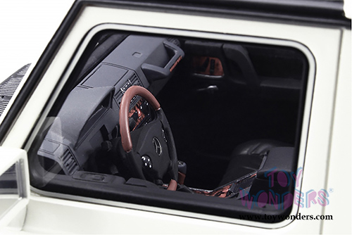 Ottomobile - Mercedes-Benz Class G Hard Top (1/18 scale resin model car, Calcite White) OT275