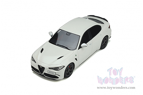 Ottomobile - Alfa Romeo Giulia Quadrifoglio Hardtop (2019, 1/18 scale resin model car, White Trofeo) OT839