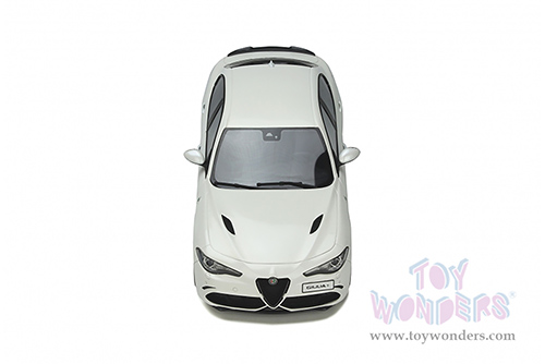 Ottomobile - Alfa Romeo Giulia Quadrifoglio Hardtop (2019, 1/18 scale resin model car, White Trofeo) OT839