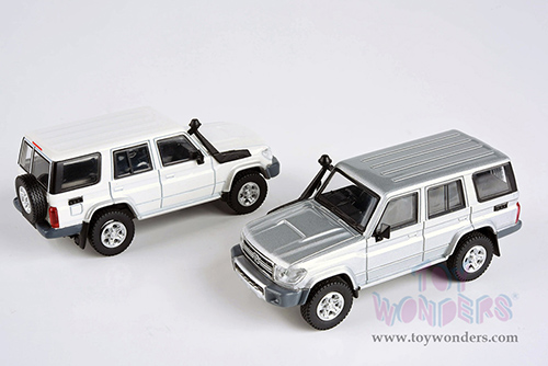 Paragon - Toyota Land Cruiser LC76 (2007, 1/64 scale diecast model car, Silver Pearl) PA55312SV