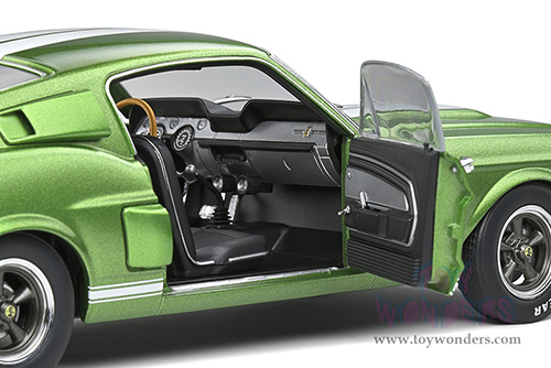 Solido - Shelby GT500 Hardtop (1967, 1/18 scale diecast model car, Lime Green/White stripes) S1802907