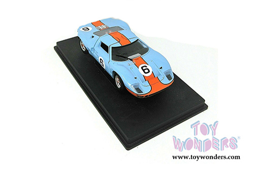 Solido - Ford GT40 MKI #6 Gulf&reg; Oil Le Mans J. Ickx/J. Olivier (1969, 1/18 scale diecast model car, Light Blue/Orange) S1803003