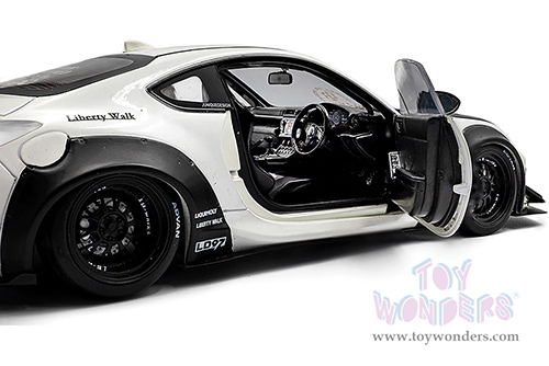 Solido - Toyota GR86 with Liberty Walk Body Kit (2024, 1/18 scale diecast model car, Pearl White) S1813602