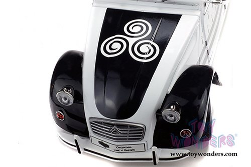 Solido - Citroën 2CV6 Breizh Hardtop (1978, 1/18 scale diecast model car, White/Black) S1850018