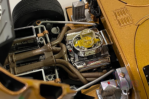 Shelby - Ford GT-40 MK II Le Mans #4 (1966, 1/18 scale diecast model car, Gold) SC414G