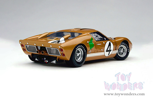 Shelby - Ford GT-40 MK II Le Mans #4 (1966, 1/18 scale diecast model car, Gold) SC414G