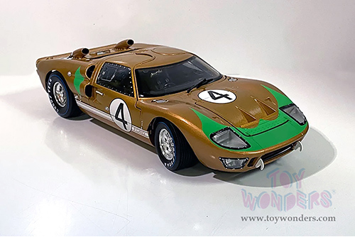 Shelby - Ford GT-40 MK II Le Mans #4 (1966, 1/18 scale diecast model car, Gold) SC414G