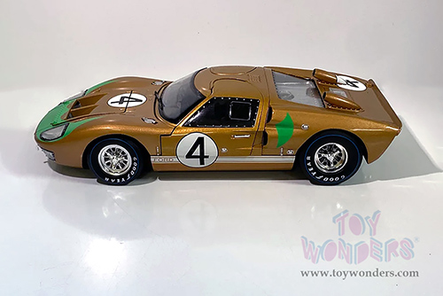 Shelby - Ford GT-40 MK II Le Mans #4 (1966, 1/18 scale diecast model car, Gold) SC414G