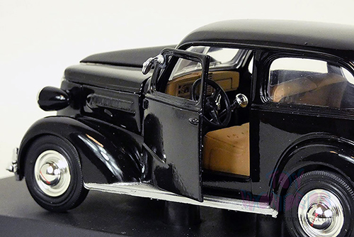 New Ray - Classic Collection Chevrolet&reg; Master Deluxe Town Sedan (1937, 1/32 scale diecast model car, Black) SS-55183