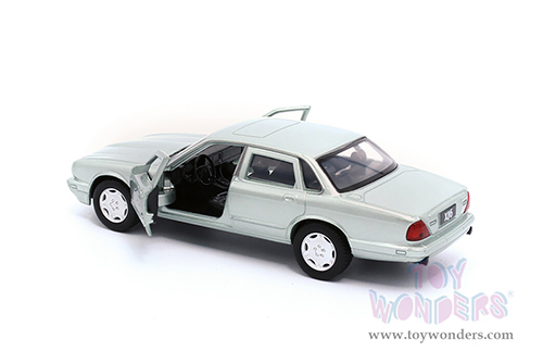 Tayumo - Jaguar XJ6 (1/36 scale diecast model car, Seafrost) TM00021SV