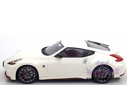 GT Spirit - Nissan 370Z Fairlady Z Nismo Hard Top (2015, 1/18 scale resin model car, White) ZM096