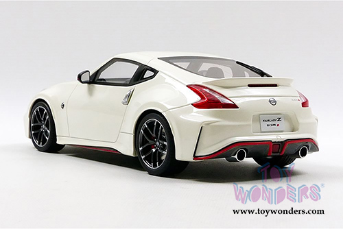 GT Spirit - Nissan 370Z Fairlady Z Nismo Hard Top (2015, 1/18 scale resin model car, White) ZM096