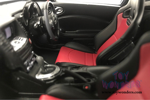 GT Spirit - Nissan 370Z Fairlady Z Nismo Hard Top (2015, 1/18 scale resin model car, White) ZM096