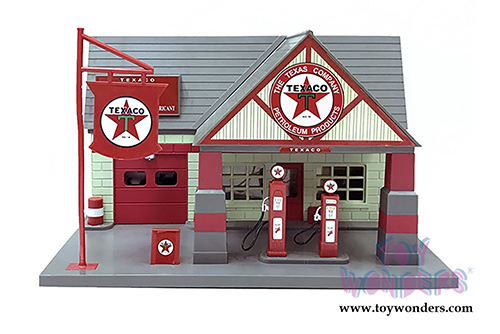 Roadside Memories - Texaco 1940 Gas Station Diorama (1940, 1/32 scale sturdy plastic model, Cream w/Red) 0650A