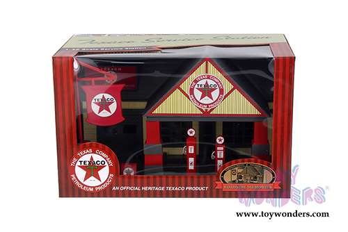 Roadside Memories - Texaco 1940 Gas Station Diorama (1940, 1/32 scale sturdy plastic model, Cream w/Red) 0650A