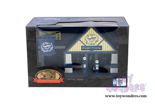 Roadside Memories - Ford 1940 Gas Station Diorama (1940, 1/32 scale sturdy plastic model, Cream w/Blue) 0652A