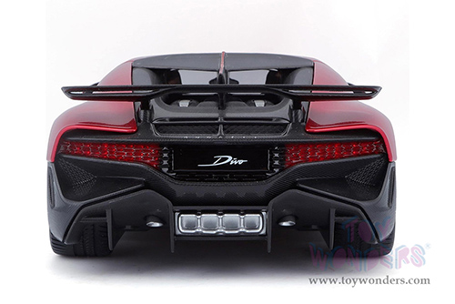 BBurago - Bugatti Divo Hardtop (1/18 scale diecast model car, Red) 11045R