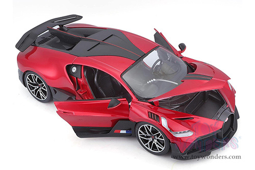 BBurago - Bugatti Divo Hardtop (1/18 scale diecast model car, Red) 11045R