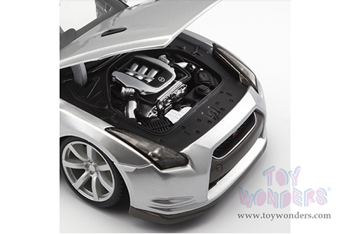 Bburago - Nissan GTR Hard Top (2009, 1/18 scale diecast model car, Silver) 12079SV