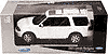 Show product details for Welly - Lincoln Navigator SUV (2005, 1/18 scale diecast cars, White) 12554