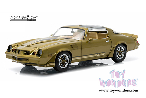 Greenlight - Chevrolet Camaro Z28 T-Top (1981, 1/18 scale diecast model car, Gold) 12907