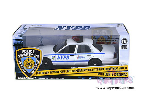 Greenlight - Ford Crown Victoria Police Interceptor NYPD (1/18 scale diecast model car, White/Blue) 12920
