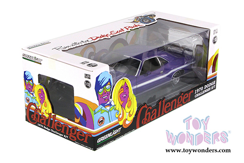 Greenlight - Dodge Challenger R/T Hemi Hard Top (1970, 1/18 scale diecast model car, Plum Purple) 12930