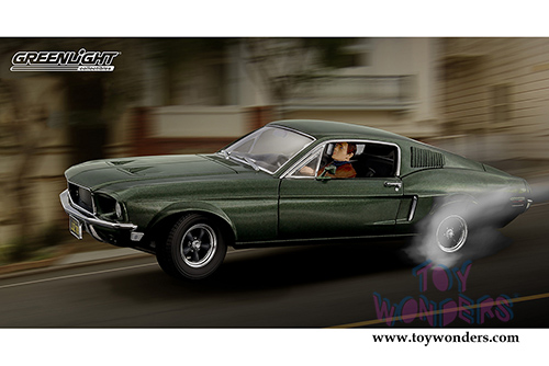 Greenlight - Bullitt  Ford Mustang GT with Steve McQueen figure (1968, 1/18 scale diecast model car, Green) 12938