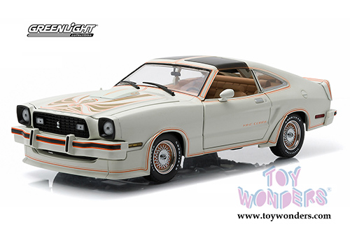 Greenlight - Ford Mustang II King Cobra T-Top (1978, 1/18 scale diecast model car, White with Gold) 12939