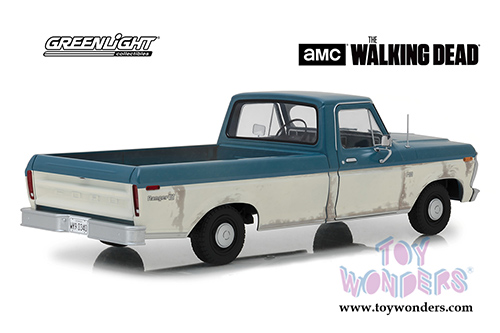Greenlight - The Walking Dead Ford F-100 Ranger XLT Pickup Truck (Weathered, 1973, 1/18 scale diecast model car, White/Blue) 12956