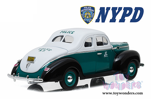 Greenlight - Ford Deluxe Coupe New York City Police Department NYPD (1940, 1/18 scale diecast model car, White/Green/Black) 12972