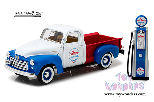 Greenlight - GMC 150 Pickup Truck Chevron with Vintage Chevron Gas Pump (1950, 1/18 scale diecast model car, White, Red w/Blue) 12992