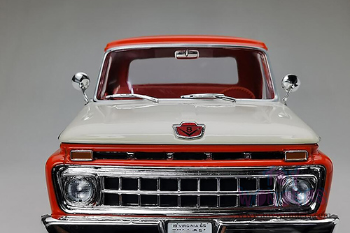 Sun Star - Ford F-100 Custom Cab Pickup (1965, 1/18 scale diecast model car, Orange/Cream) 1301