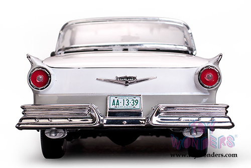 Sun Star USA - Ford Fairlane 500 Skyliner Convertible (1957, 1/18 scale diecast model car, Wood Smoke Gray/Colonial White) 1339GY