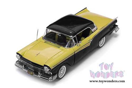 Sun Star USA - Ford Fairlane 500 Skyliner Convertible (1957, 1/18 scale diecast model car, Raven Black/Inca Gold) 1340