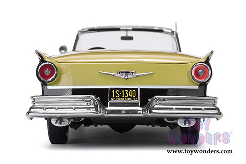 Sun Star USA - Ford Fairlane 500 Skyliner Convertible (1957, 1/18 scale diecast model car, Raven Black/Inca Gold) 1340