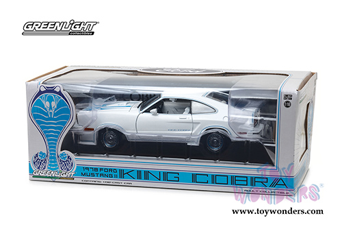 Greenlight - Ford Mustang II King Cobra Hardtop (1978, 1/18 scale diecast model car, White with Blue) 13508