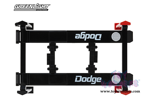 Greenlight - Adjustable Four-Post Lift Dodge (1/18 scale) 13518