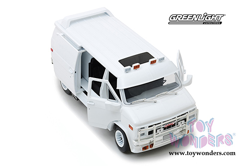 Greenlight -  GMC&reg; Vandura Custom (1983, 1/18 scale diecast model car, White) 13522