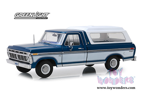 Greenlight - Ford F-100 Ranger Pickup Truck with Deluxe Box Cover (1975, 1/18 scale diecast model car, Blue/White) 13544