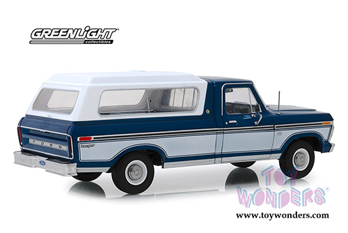 Greenlight - Ford F-100 Ranger Pickup Truck with Deluxe Box Cover (1975, 1/18 scale diecast model car, Blue/White) 13544
