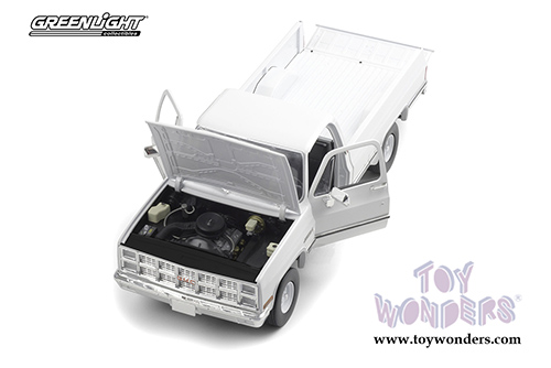 Greenlight - GMC&reg; K-2500 Sierra Grande Wideside Pickup Truck (1982, 1/18 scale diecast model car, White) 13562