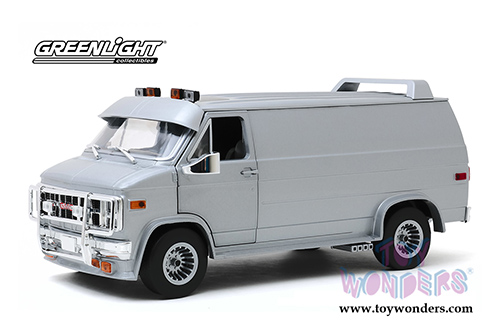 Greenlight -  GMC&reg; Vandura Custom (1983, 1/18 scale diecast model car, Silver Metallic) 13568