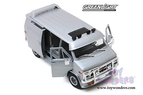 Greenlight -  GMC&reg; Vandura Custom (1983, 1/18 scale diecast model car, Silver Metallic) 13568