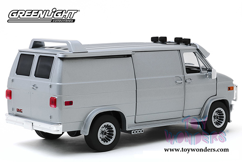 Greenlight -  GMC&reg; Vandura Custom (1983, 1/18 scale diecast model car, Silver Metallic) 13568