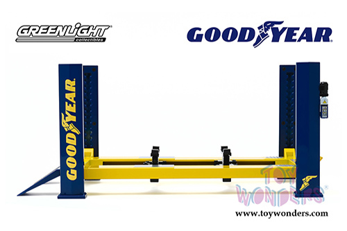 Greenlight - Adjustable Four-Post Lift - Goodyear Tires (1/18 scale) 13581