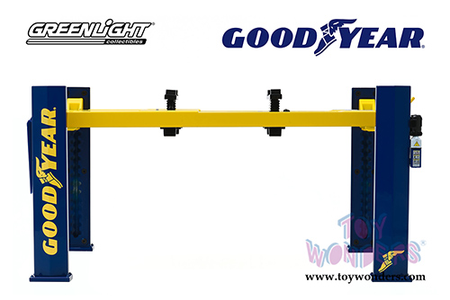Greenlight - Adjustable Four-Post Lift - Goodyear Tires (1/18 scale) 13581